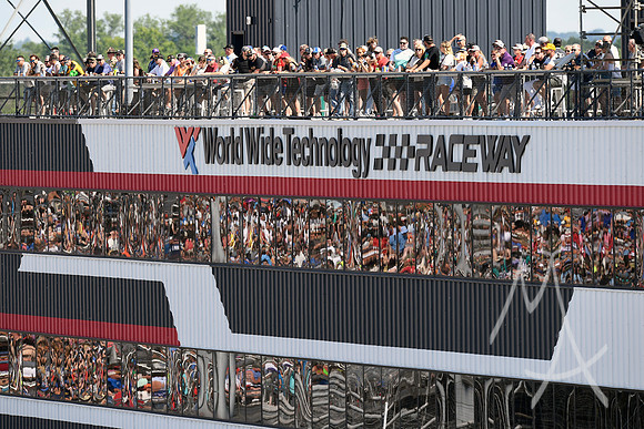 AUTO: JUN 02 NASCAR Cup Series Enjoy Illinois 300 presented by TicketSmarter