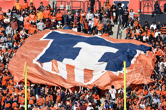 COLLEGE FOOTBALL: OCT 15 Minnesota at Illinois