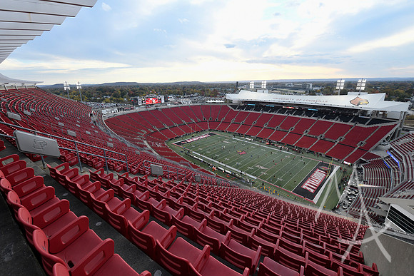 COLLEGE FOOTBALL: OCT 22 Pitt at Louisville