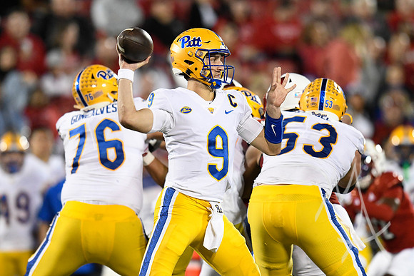 COLLEGE FOOTBALL: OCT 22 Pitt at Louisville