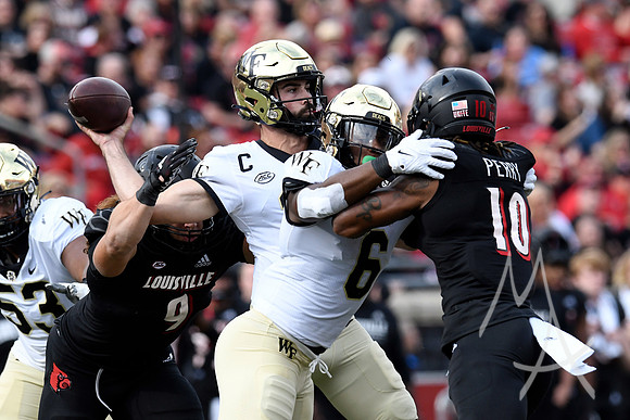 COLLEGE FOOTBALL: OCT 29 Wake Forest at Louisville