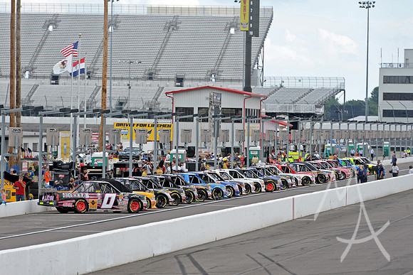 AUTO: JUN 13 NASCAR Camping World Series - Drivin For Linemen 200