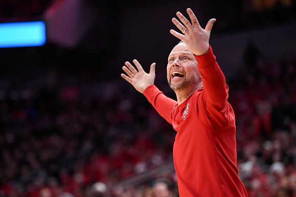 COLLEGE BASKETBALL: MAR 01 Pitt at Louisville