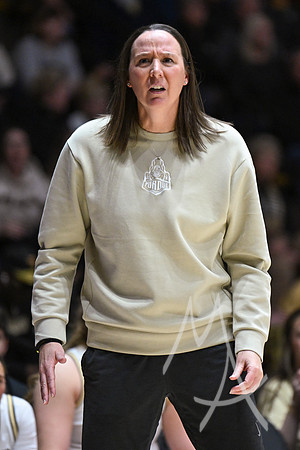 COLLEGE BASKETBALL: JAN 11 Women's Washington at Purdue