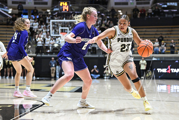 COLLEGE BASKETBALL: JAN 11 Women's Washington at Purdue