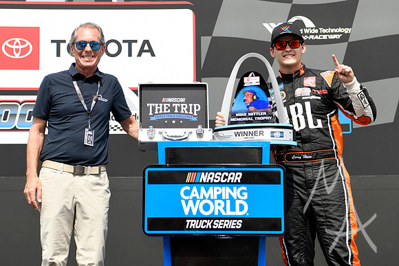 AUTO: JUN 04 NASCAR Camping World Truck Series Toyota 200