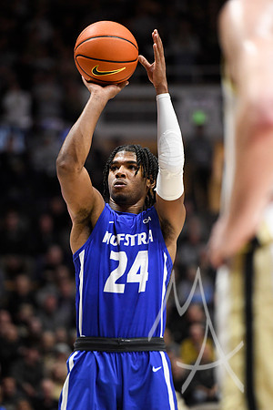 COLLEGE BASKETBALL: DEC 07 Hofstra at Purdue