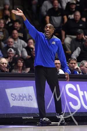 COLLEGE BASKETBALL: DEC 07 Hofstra at Purdue