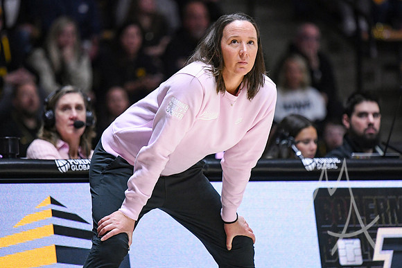 COLLEGE BASKETBALL: FEB 19 Women's Iowa at Purdue