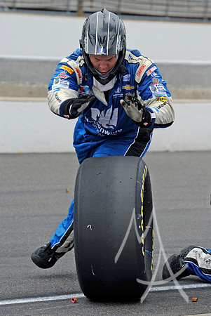 AUTO: JUL 26 NASCAR Sprint Cup Series - Crown Royal Presents The Jeff Kyle 400 At The Brickyard