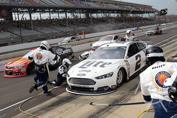 AUTO: JUL 26 NASCAR Sprint Cup Series - Crown Royal Presents The Jeff Kyle 400 At The Brickyard