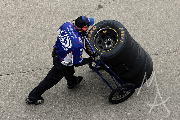 AUTO: JUL 26 NASCAR Sprint Cup Series - Crown Royal Presents The Jeff Kyle 400 At The Brickyard