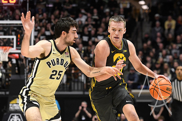 COLLEGE BASKETBALL: FEB 09 Iowa at Purdue