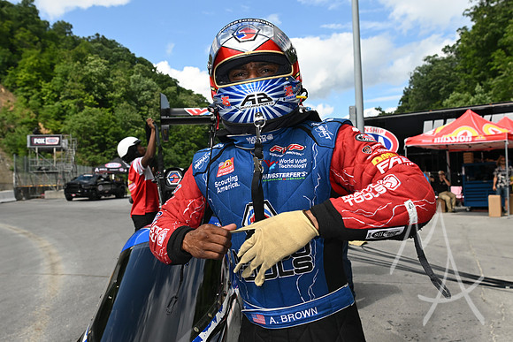 AUTO: JUN 14 NHRA Thunder Valley Nationals