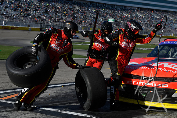 AUTO: MAR 04 NASCAR Xfinity Series Alsco Uniforms 300