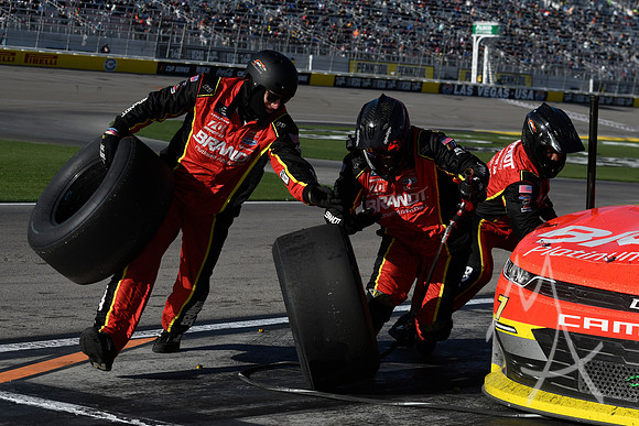 AUTO: MAR 04 NASCAR Xfinity Series Alsco Uniforms 300