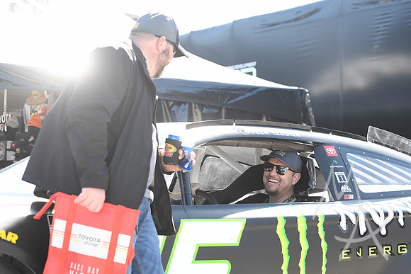 AUTO: MAR 03 NASCAR Craftsman Truck Series Victoria's Voice Foundation 200