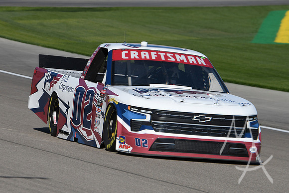 AUTO: MAR 03 NASCAR Craftsman Truck Series Victoria's Voice Foundation 200