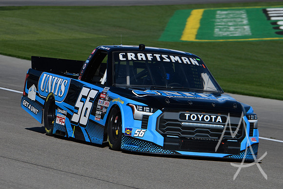 AUTO: MAR 03 NASCAR Craftsman Truck Series Victoria's Voice Foundation 200