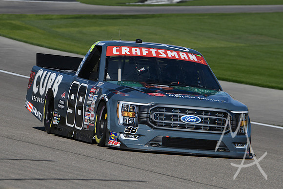 AUTO: MAR 03 NASCAR Craftsman Truck Series Victoria's Voice Foundation 200