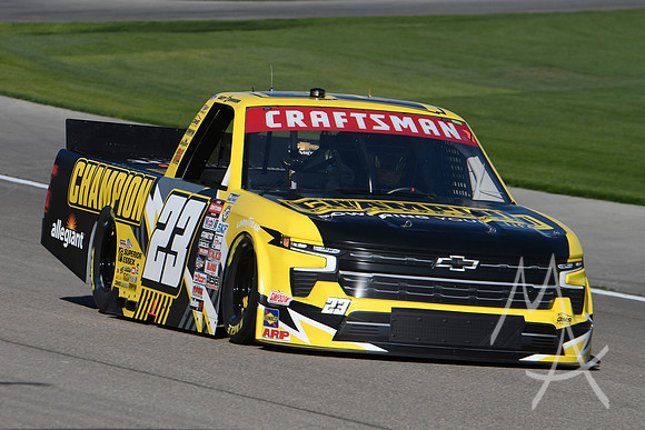 AUTO: MAR 03 NASCAR Craftsman Truck Series Victoria's Voice Foundation 200