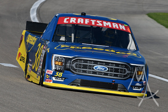 AUTO: MAR 03 NASCAR Craftsman Truck Series Victoria's Voice Foundation 200