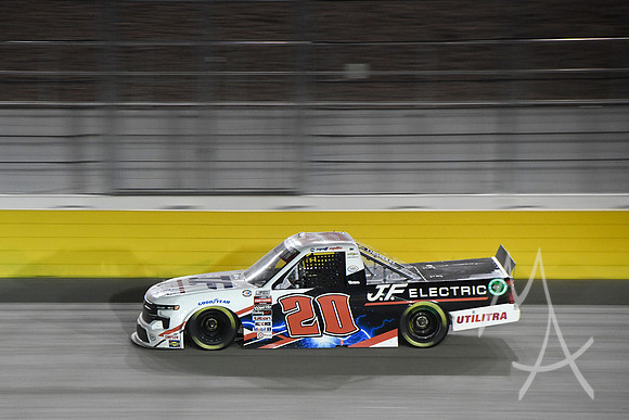 AUTO: MAR 03 NASCAR Craftsman Truck Series Victoria's Voice Foundation 200