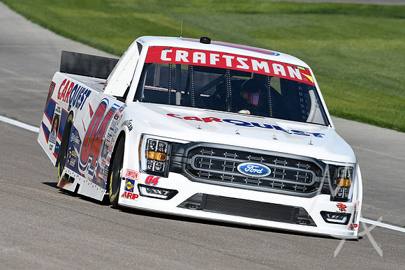 AUTO: MAR 03 NASCAR Craftsman Truck Series Victoria's Voice Foundation 200