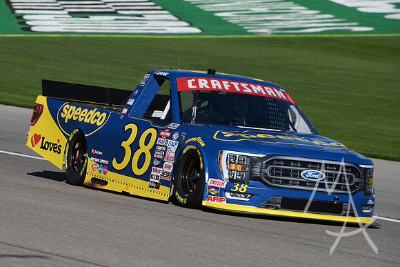 AUTO: MAR 03 NASCAR Craftsman Truck Series Victoria's Voice Foundation 200