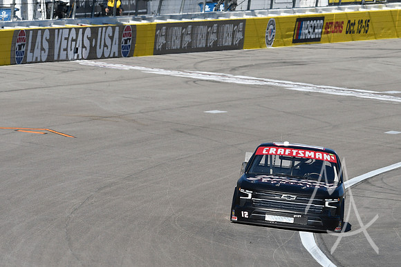 AUTO: MAR 03 NASCAR Craftsman Truck Series Victoria's Voice Foundation 200
