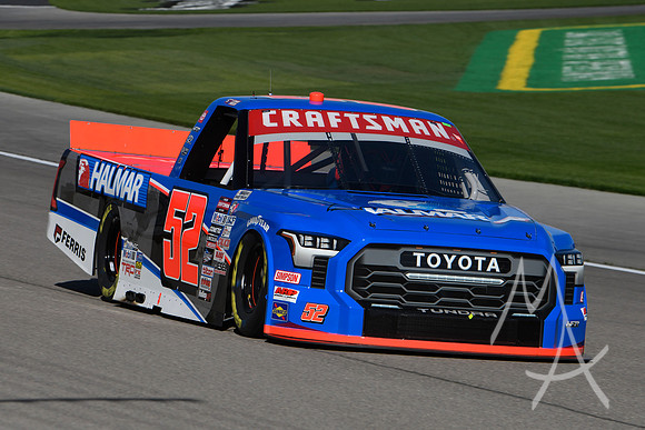 AUTO: MAR 03 NASCAR Craftsman Truck Series Victoria's Voice Foundation 200