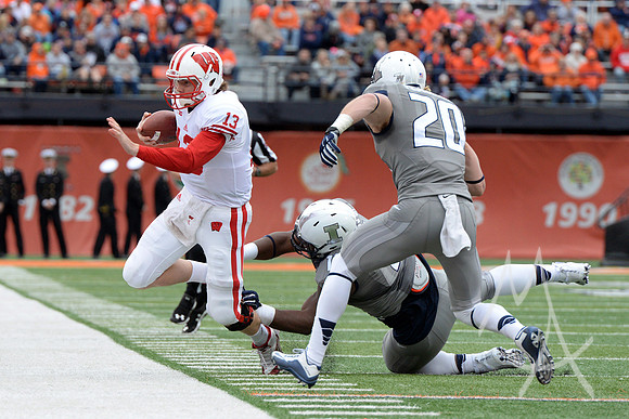 NCAA FOOTBALL: OCT 24 Wisconsin at Illinois