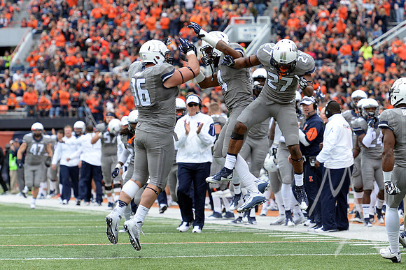 NCAA FOOTBALL: OCT 24 Wisconsin at Illinois
