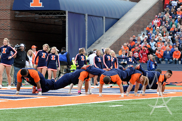 NCAA FOOTBALL: OCT 24 Wisconsin at Illinois