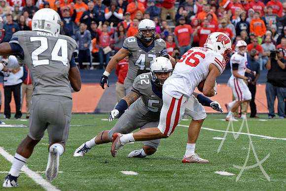 NCAA FOOTBALL: OCT 24 Wisconsin at Illinois