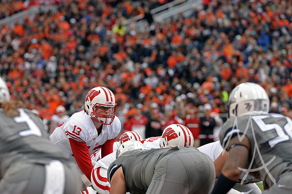 NCAA FOOTBALL: OCT 24 Wisconsin at Illinois