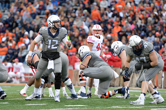 NCAA FOOTBALL: OCT 24 Wisconsin at Illinois