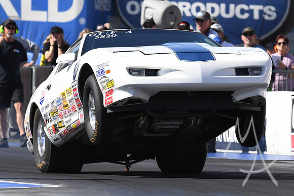 AUTO: APR 16 NHRA Four Wide Nationals