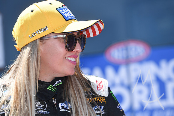 AUTO: APR 16 NHRA Four Wide Nationals