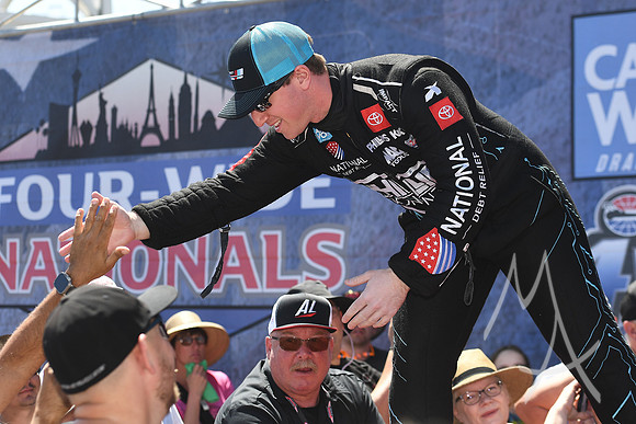 AUTO: APR 16 NHRA Four Wide Nationals