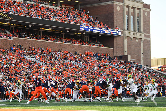 COLLEGE FOOTBALL: OCT 24 Oregon at Illinois