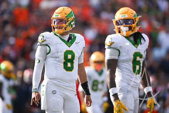 COLLEGE FOOTBALL: OCT 24 Oregon at Illinois