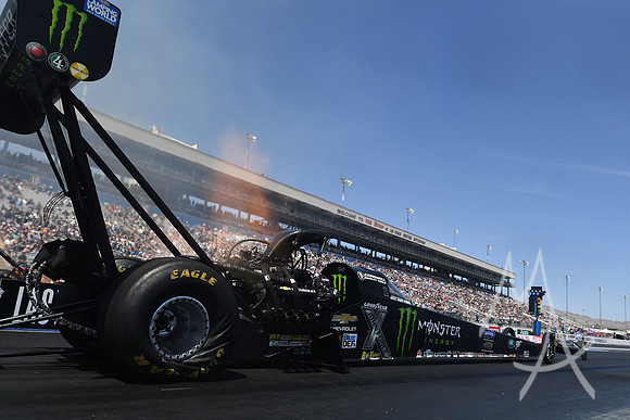 AUTO: APR 16 NHRA Four Wide Nationals