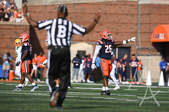 COLLEGE FOOTBALL: OCT 24 Oregon at Illinois
