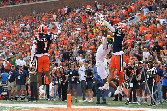 COLLEGE FOOTBALL: OCT 24 Oregon at Illinois