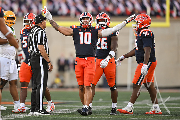 COLLEGE FOOTBALL: OCT 24 Oregon at Illinois
