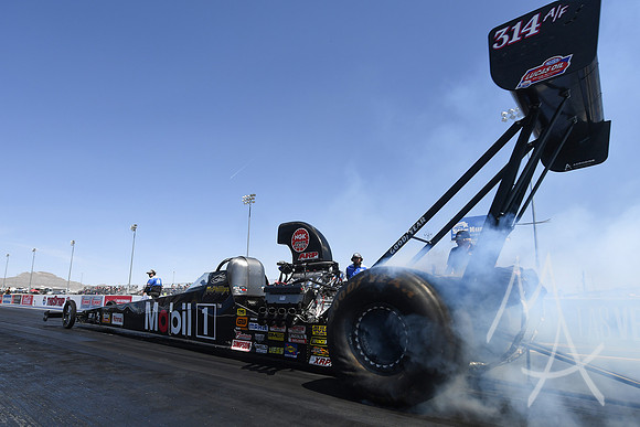 AUTO: APR 14 NHRA Four Wide Nationals