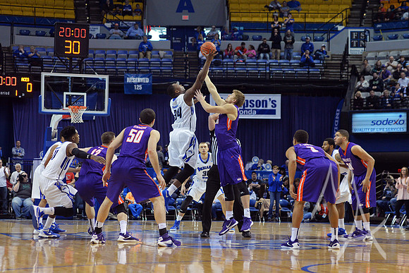 NCAA BASKETBALL: JAN 24 Evansville at Indiana State
