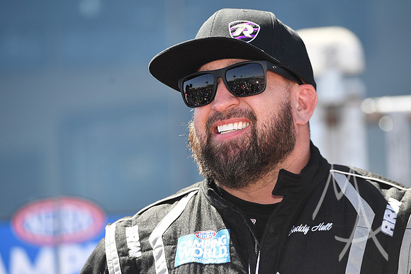 AUTO: APR 16 NHRA Four Wide Nationals