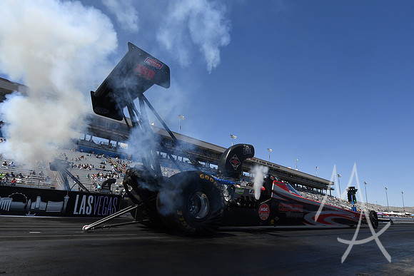 AUTO: APR 15 NHRA Four Wide Nationals